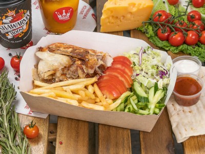 Шавуха бокс из свинины на углях Шавуха бокс из свинины на углях